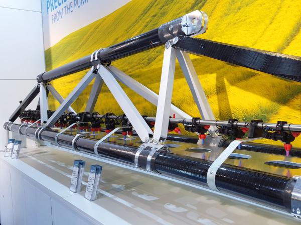 Manufactured components realized in either CFRP or GRP